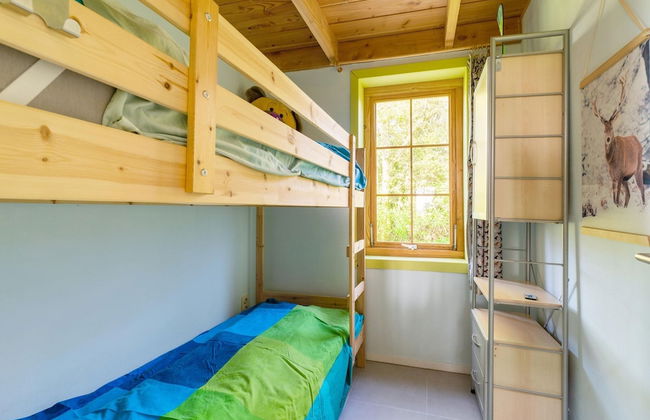 Amazing Holiday Home With Spacious Garden - Photo 3