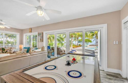 Paradise Point - Luxury Oceanfront Estate - Pool, Dock, Outdoor Kitchen & Family Amenities - Foto 6