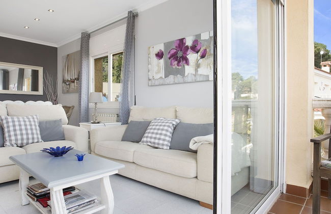 Serene Villa in Lloret de Mar With Private Swimming Pool - Foto 3