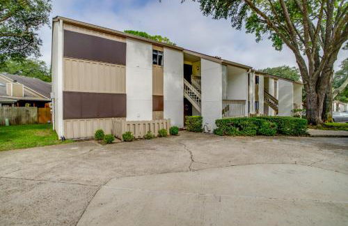 Chic Montgomery Condo with Balcony and Pool Access! - Foto 20