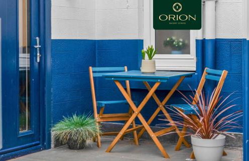 ORION SHORT STAYS is a Renewable Energy Specialist accommodation Provider based in Dundee, We have many properties available for large groups, ASK us for more details and for Custom Quotes, Many properties close to the PORTs and for Large Teams of 100 - Foto 5