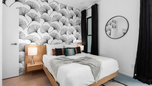 River View High-End Condo with Private Patio and FREE Parking - Foto 2