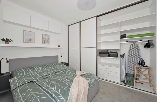 Fully equipped apartments with Terraces, Free garage parking, Netflix & AC - by Apartmány Šlapanice cz - Foto 6