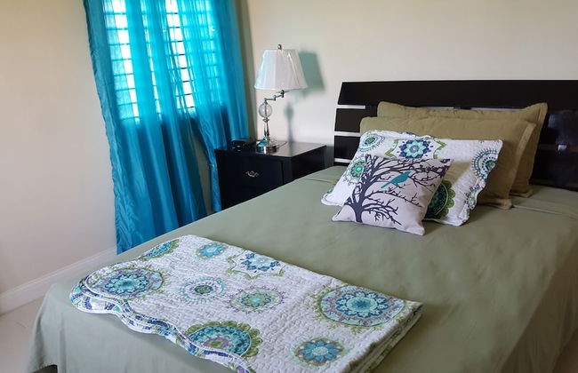 Ocho Rios Villa at Coolshade IV - Photo 13