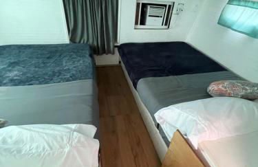 Updated houseboat on the river! - Foto 18