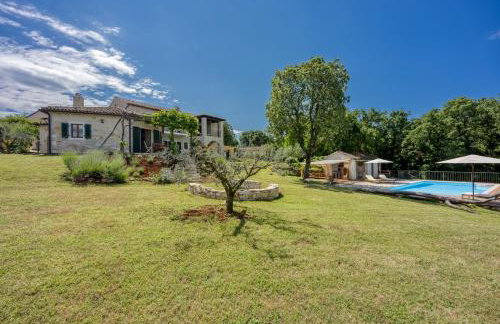 Villa Neastor - Foto 1