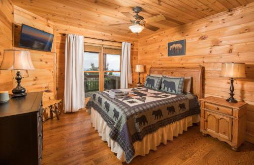 Cabin with amazing long-range mountain views, hot tub, fire pit, EV connection - Foto 34