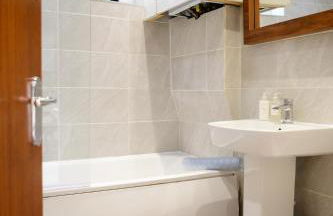 Autumn Breeze - 2BR - Sofa Bed - WiFi - Free Parking - Central - Didsbury - Photo 22