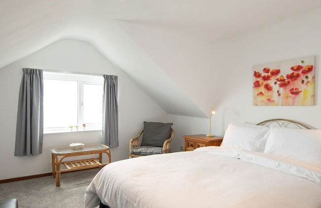 Beautiful Beachfront House wth Balcony Sea Views - Foto 42