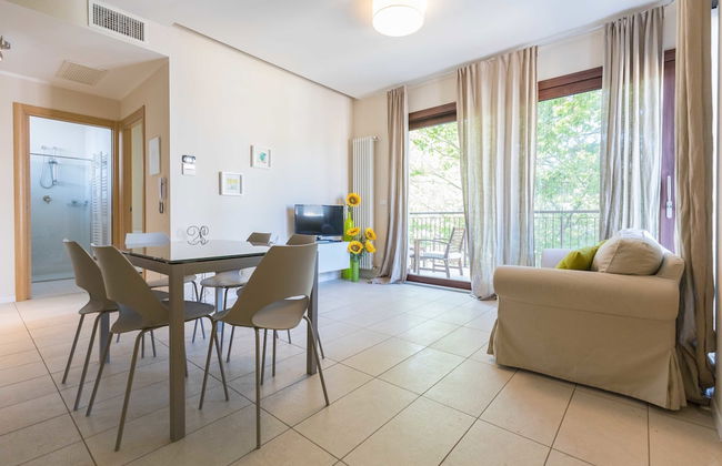 Tasso Apartments - Photo 15