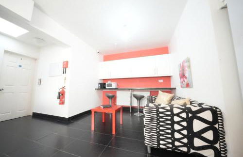 Private Rooms-Private Bathrooms-Near Airport- CABIN CREW paradise - Foto 2