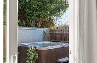Family Oasis with Hot Tub and Dedicated Workspace - Foto 28