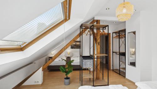 Stylish & Relaxing Penthouse ~ Workspace ~ Parking - Foto 2, wardrobe