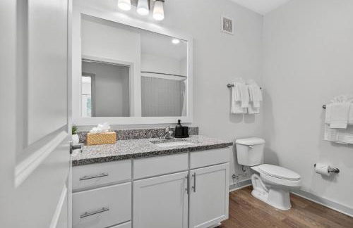 Cozy 2 BR Apt |King Bed |Pool |Gym| Close to Mayo - Foto 21