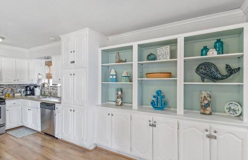 Lakefront retreat, hot tub, pets - Foto 7