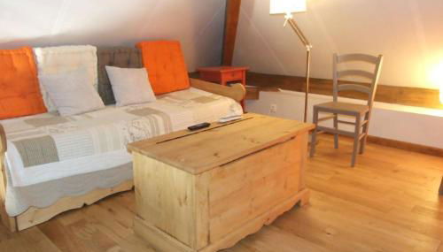 Les Pins - Maison avec parking ferme et jardin commun au calme - Foto 4