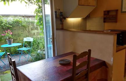 Logement tranquille et frais proche gare au RDC - Foto 4