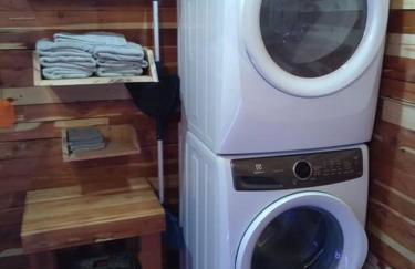 Cabin with a tree house on a buffalo farm . - Foto 9