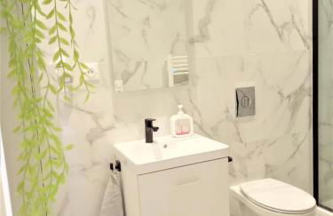 Villa Oasis - Une Love Room avec Spa Privatif & Autres Appartements Standards à thèmes sans spa - Foto 20