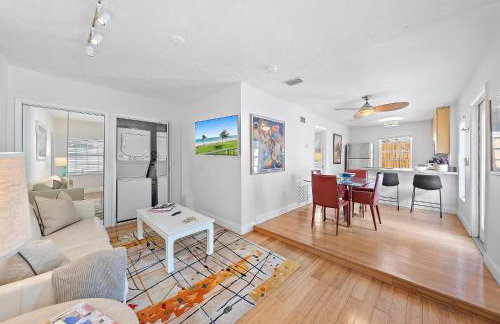 The White Flamingo - Tropical Pool Escape with Guest Cabana - Foto 17