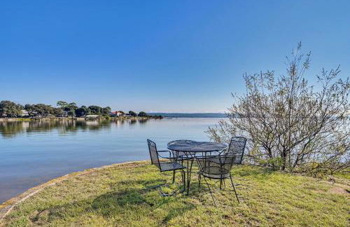 Modern, Spacious! Lake Buchanan Retreat with Hot Tub - Foto 36