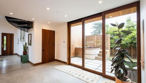 Modern indoor-outdoor living wHot Tub Walk to Beaches & Mountain Trails - Foto 4