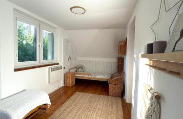 Domek nad Jeziorem Trzechowskim w lesie letniskowy na wsi - Foto 11