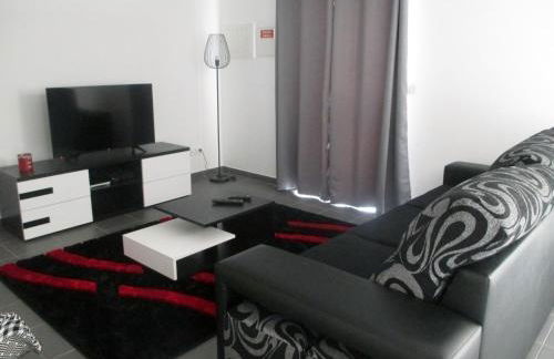 Melo's Place - Photo 48