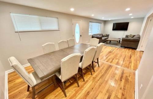 Newly Renovated Home w Garage Near Old Town - Foto 2