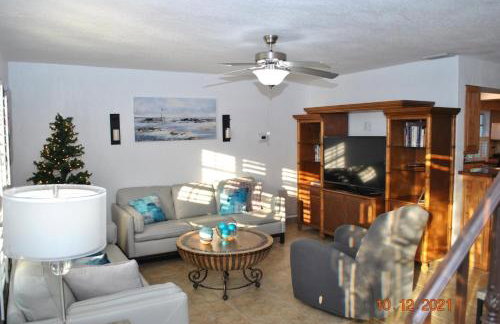 5 BR House 4 Minutes from the Beach - Foto 11