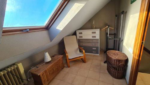 Acogedor dúplex en urbanización con piscina en Ajo - Foto 5