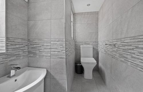 Brand New Huge 2 Bedroom Ground Floor Flat - Foto 11