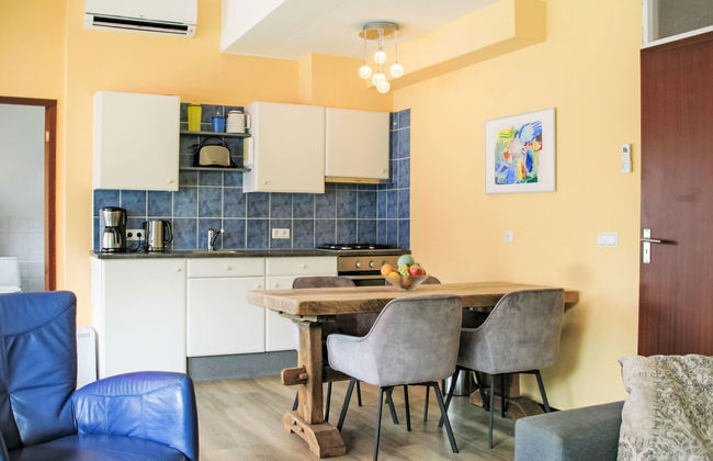 2 bedroom Apartment in Wissenkerke with garden - Photo 3