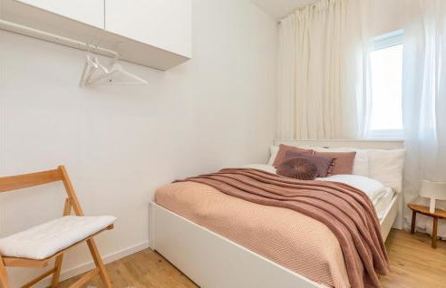 Gorgeous Home In Katuni With Wifi - Foto 36