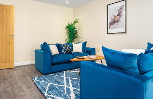 Four Bed House - Sleeps 7 - Garden - Parking - Smart TV 6COK - Photo 20