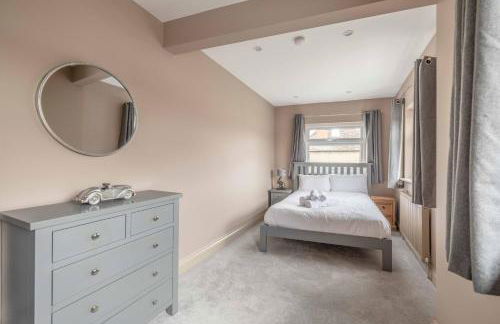 FAMILY FRIENDLY ESCAPE IN ETON, COUNTRYSIDE VIEWS with Hot Tub - By Tempstay - Foto 23