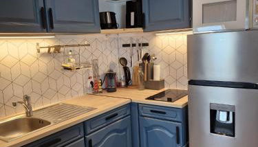 Loft Moderne et Rénové - Idéal Pros & Familles - 1 à 4 pers - Wifi - 5 min de la Gare - Foto 3, stove, toaster