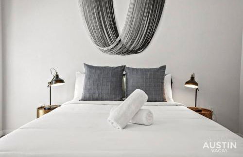 Spiral Stairs to Loft Bedroom Balcony with Shade - Foto 15