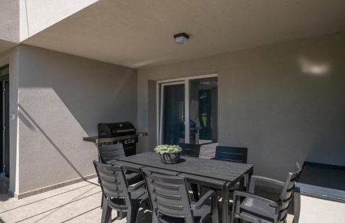 6 Bedroom Beautiful Home In Nedescina - Foto 15