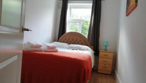 Lovely 3 Bedrooms Flat Near Romford Station With Free Parking - Foto 4