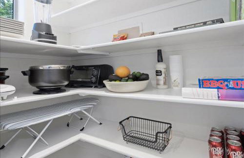 5 Bedroom 4 Bath Boutique Home PREMIUM LOCATION + heated pool option - Foto 33