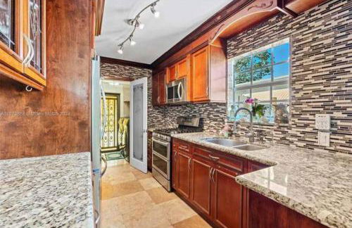 Luxury Waterfront Home, With Private Hot Tub, Hallandale Beach, Casinos, Shops - Foto 9