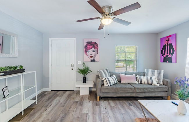 Sleeps 4 Hot Tub Fenced INN - Foto 4