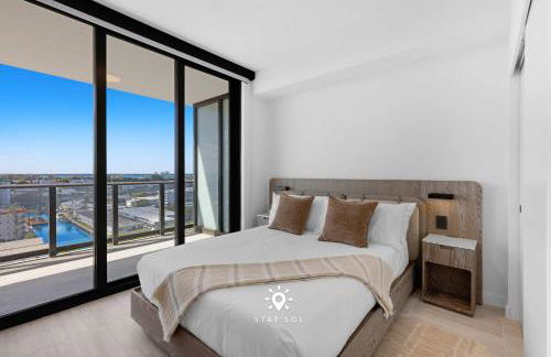 Chic 2BR Apartment Gym & Balcony Views - Foto 7