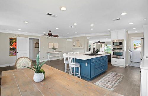 The Gathering Place - Guest Favorite with Huge Yard - Foto 4