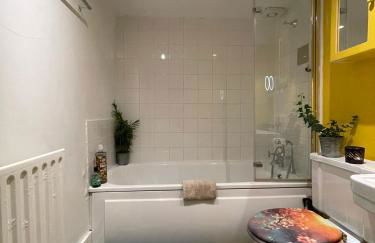 Comfy child/dog friendly garden flat heart Camden - Foto 26