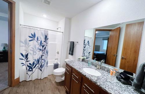 2BR Balcony Suite with Parking at The Grand Castle - Foto 15