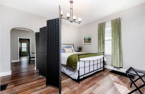 Cozy Family Cottage - Historic Top of The Hill - Foto 39