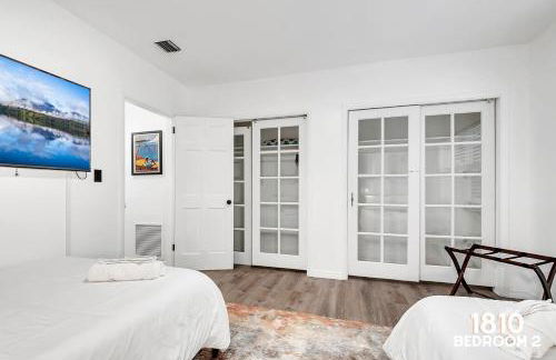 3 Home 12 bedroom compound with Pool and BBQ sleeps 24 - Foto 78