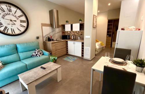 Nuevo Estudio cerca de Ruzafa - Foto 1